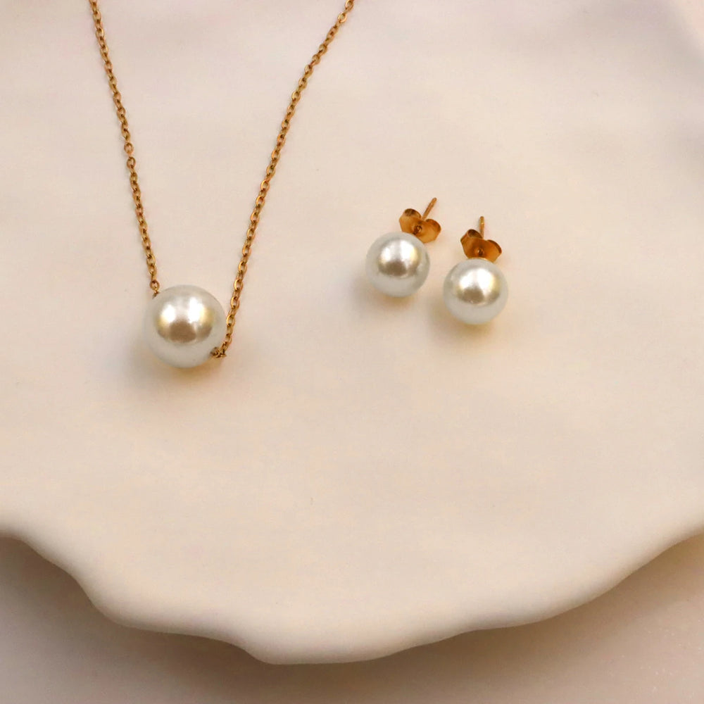 316L Stainless Steel FashionElegant One Pearl Necklace Charms Chain Choker Necklaces lifestyle view