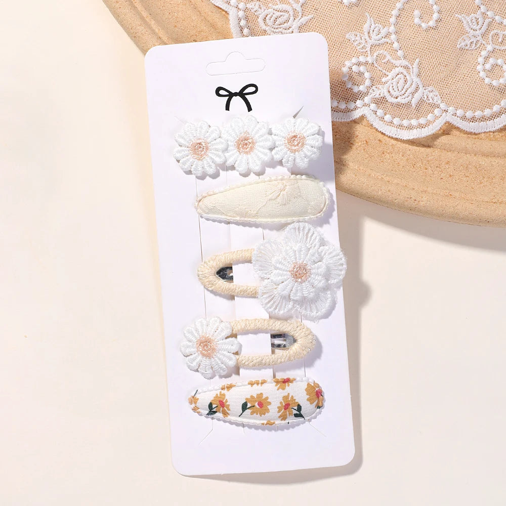 5Pcs BB Clips Set Toddler Baby Girls Hair Clips Children Barrettes Ins Sweet Daisy Hai close-up view