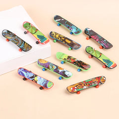 10/20Pcs Finger Skateboard Toys Creative Fingertip Fingerboards Toys for Kids Birthday close-up view