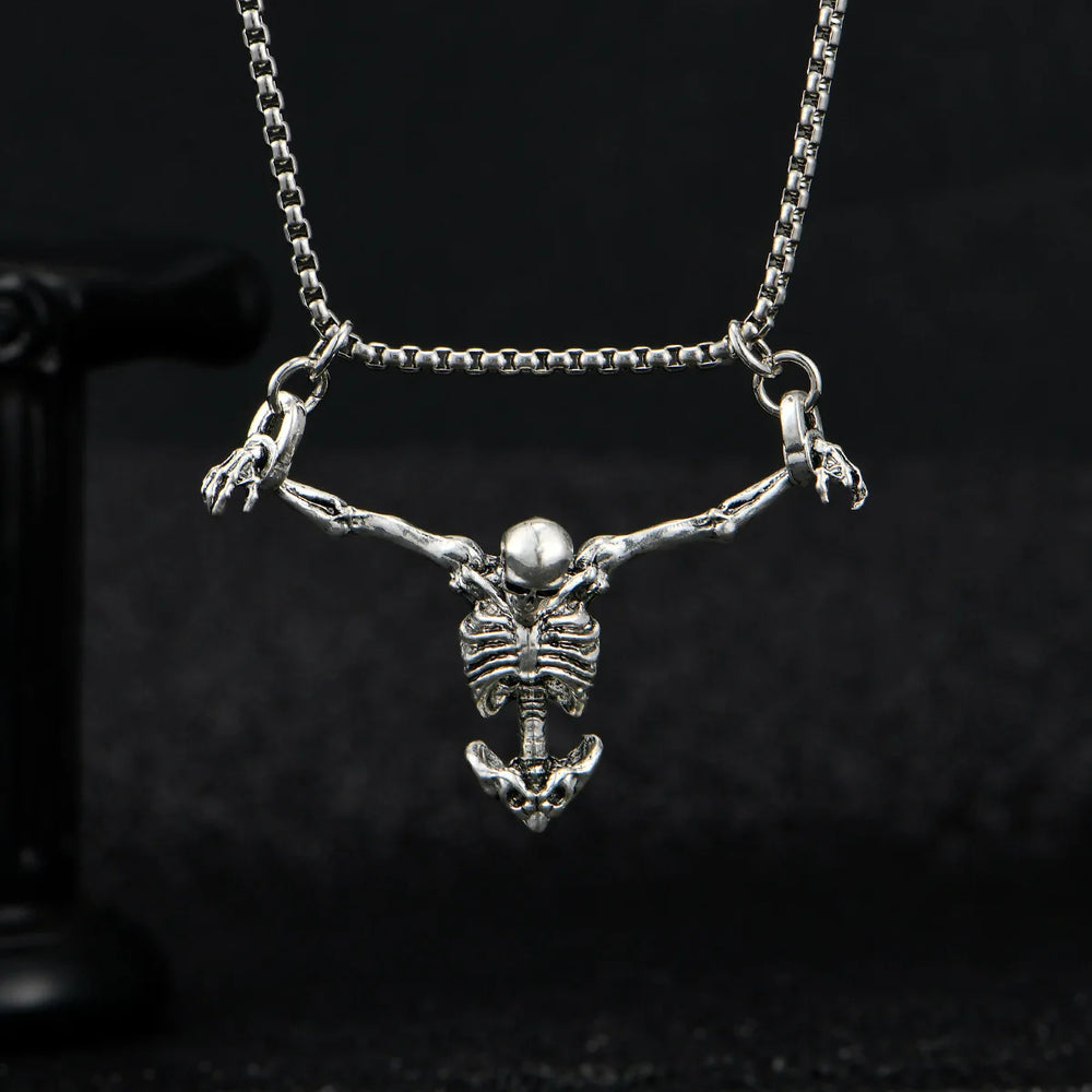 A Fashionable and Creative New Halloween Punk Style Skull Necklace Halloween Gift detail view