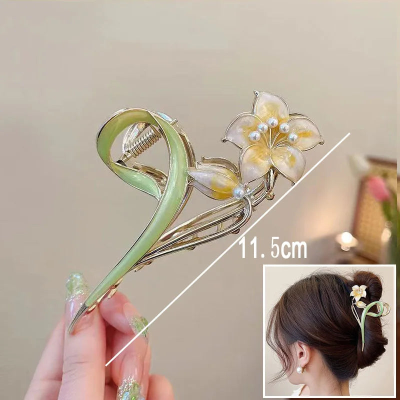 New Sweet Flower Durian Hair Claw Clip Ponytail Grab Hair Clips Shark Clip Woman Hair lifestyle view