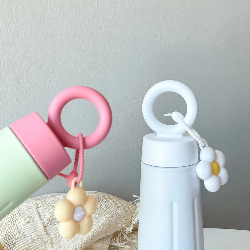 1pcs 450ML Unisex Thermos Bottle With Sunflower Pendant 316 Stainless Steel Insulated lifestyle view