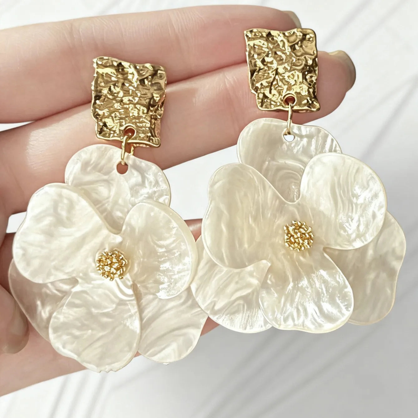 Elegant and Fashionable Three-Dimensional Acetate Acrylic Double-Layer Flower Splicin alternate view