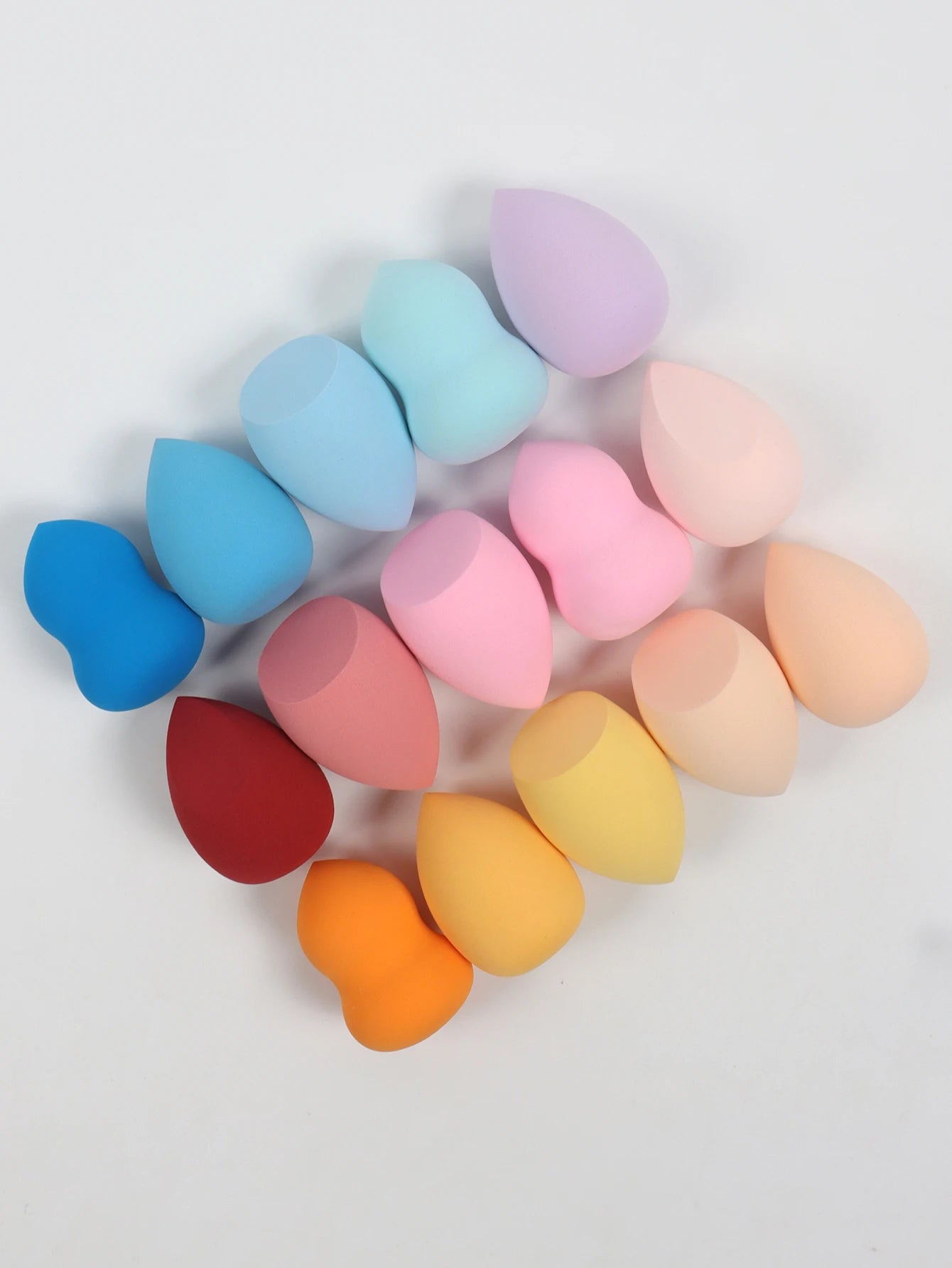 Make-Up Eggs 3-5-10-15-20-30-50 Pack, Color and Shape Random Foundation Beauty Sponge close-up view