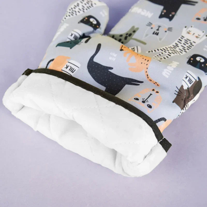 Heat Resistant Microwave Oven Mitts Gloves | Non Slip Kitchen Baking Accessories close-up view