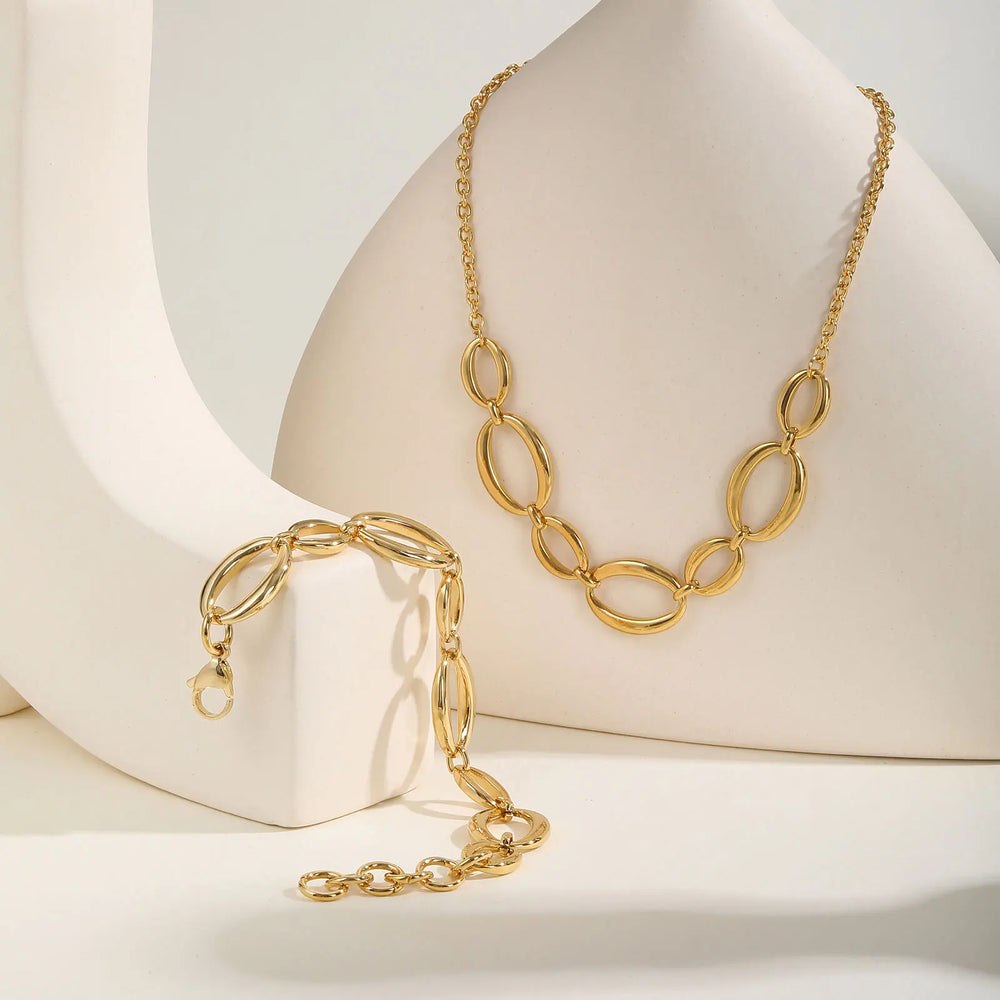 18K Gold Plated Oval Pendant Chain Necklace | Waterproof Stainless Steel Choker close-up view