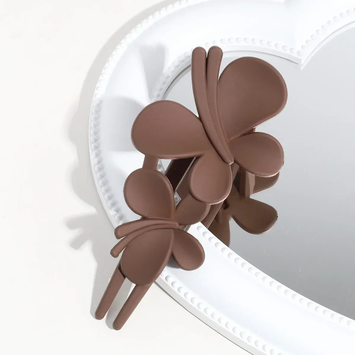 Butterfly Hairpin Solid Color Acrylic Hair Clips Claw Duckbill Ponytail Styling Headwear Women Hair Accessories Fashion Barrette