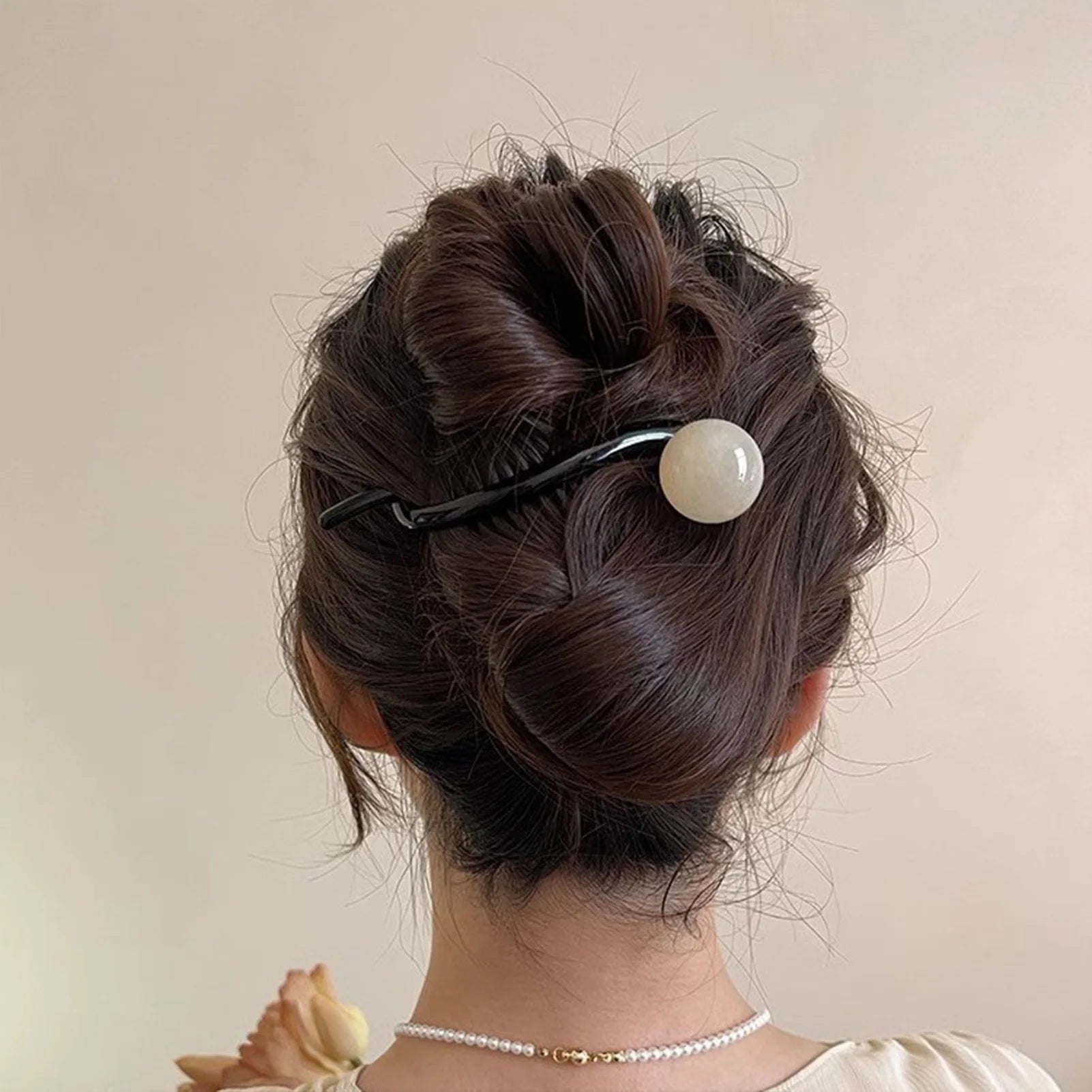 Pearls Hair Pins New Twist Hair Clip Plastic Acrylic Bead Imitation Pearl Hairpin Twisted Design Women Hair Accessories Gift