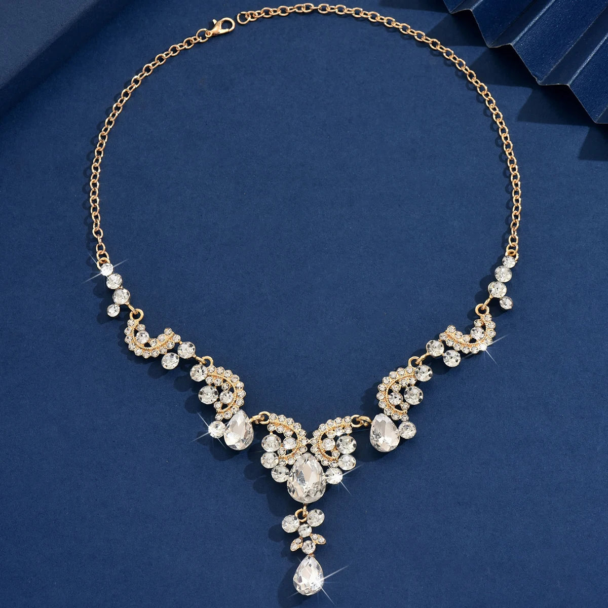 1PC Women's Fashion Water Drop Pendant Necklace Jewelry Light Luxury Style Suitable for detail view