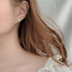 New 925 Sterling Silver Earrings 5A Zircon for Women Good Quality Wedding Engagement J close-up view