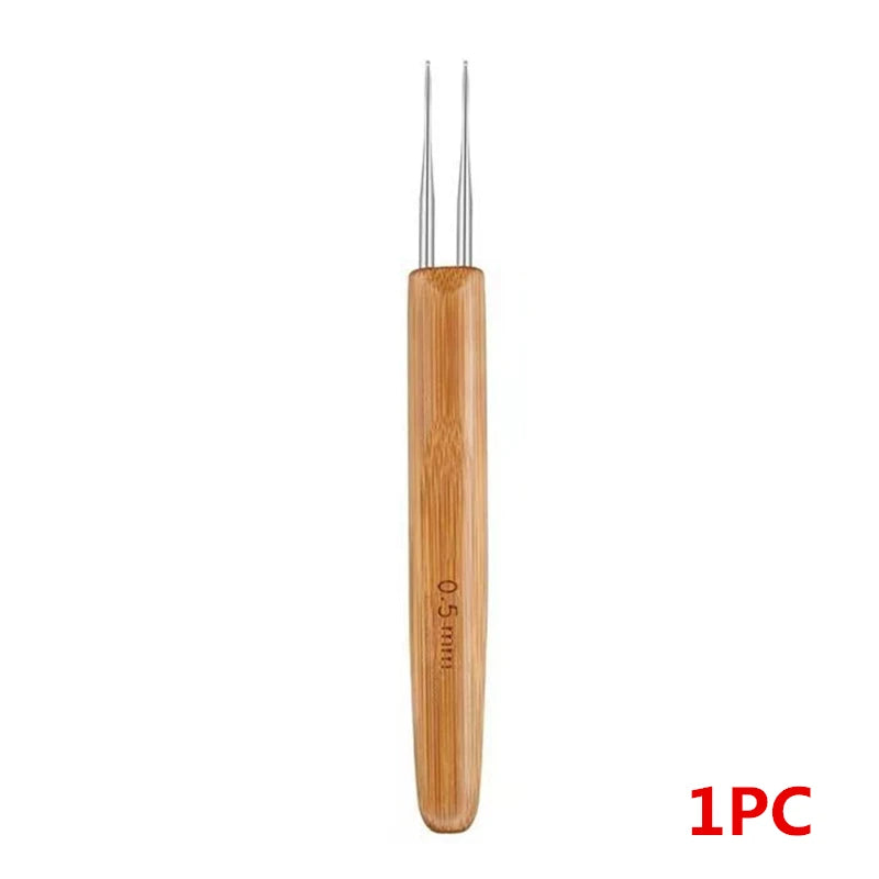 1Pc 0.5mm/0.75mm Dreadlock Crochet Hook Wood Crochet Needles Hair Dreadlocks Tool for close-up view