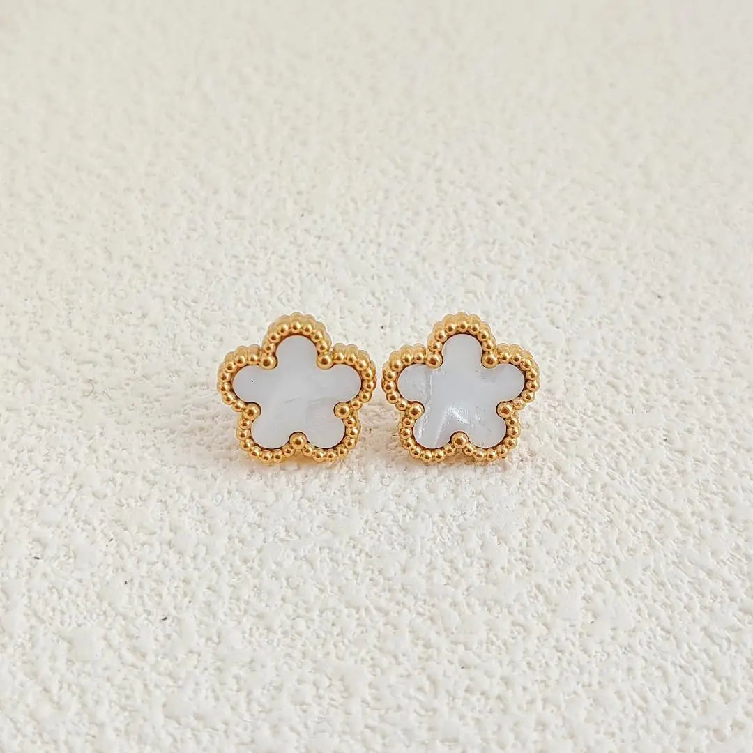 14K Gold Plated Stainless Steel Necklace Woman Five Leaf Petals Double Sided Necklace lifestyle view