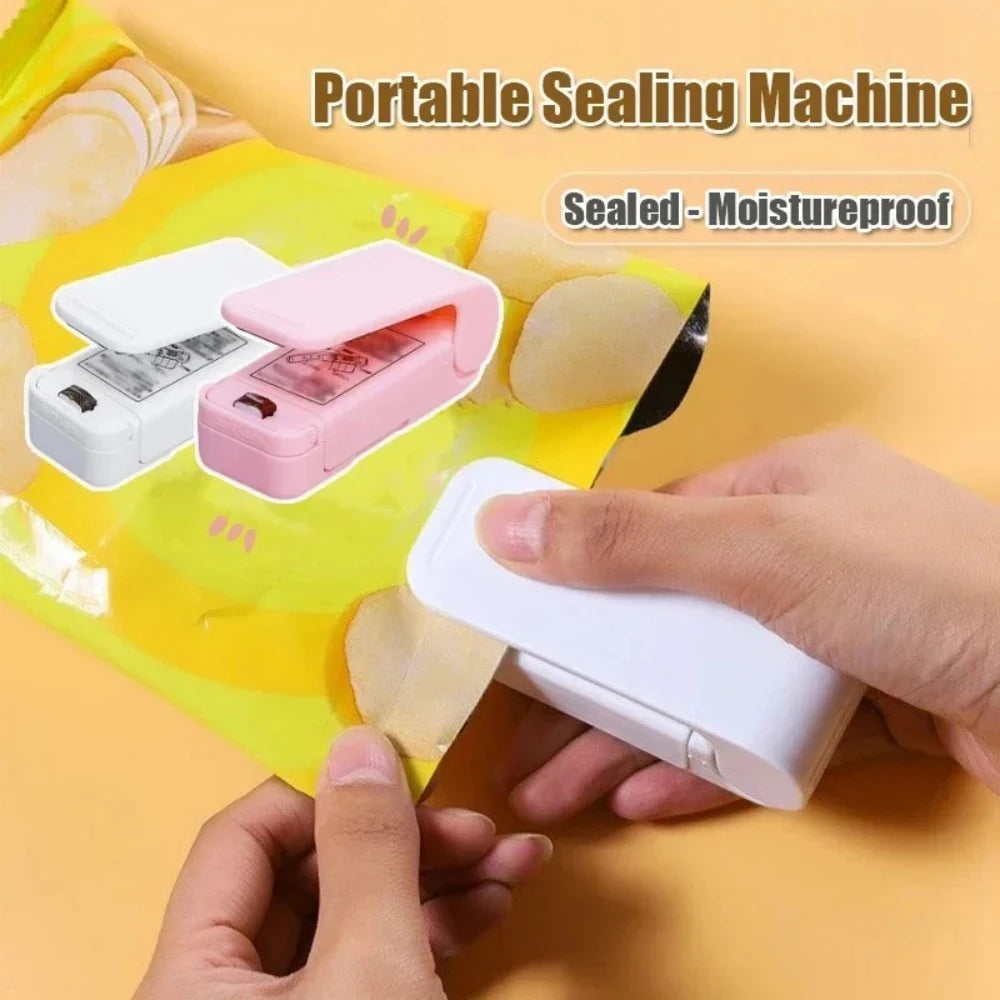 Kitchen Handheld Snack Sealer Plastic Bag Sealer for Freshness Easy-To-Use