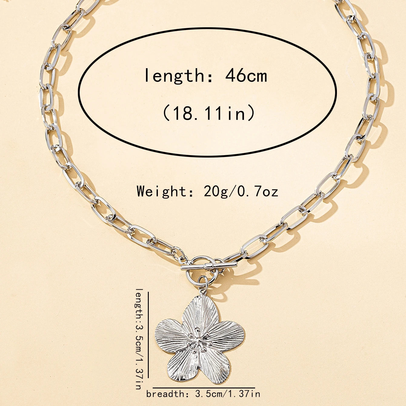 A Fashionable Women's Pendant Necklace, Vintage Simple Wisteria Flower Necklace, Elega close-up view