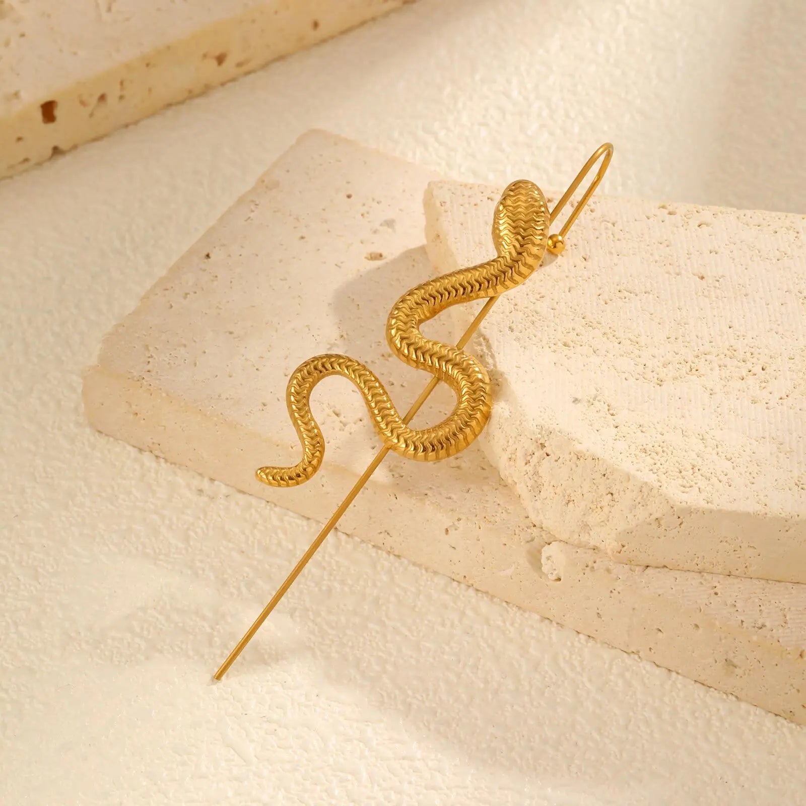 1 Piece Helix Hooks Earrings Ear Wrap Crawler Hook Earrings For Women, Snake Serpent C close-up view