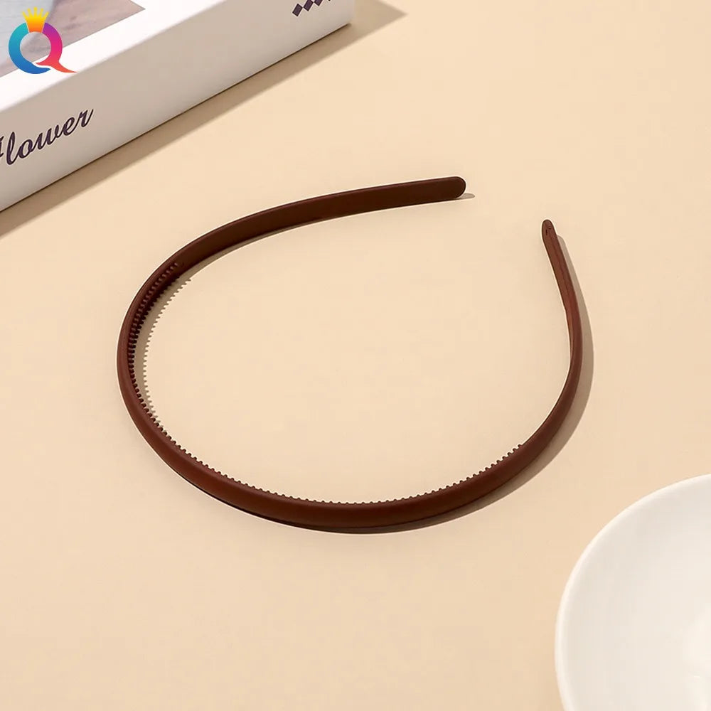 Plastic Frosted Non-slip Face Wash Hairbands Headband Women Girls Hair Head Hoop Bands close-up view