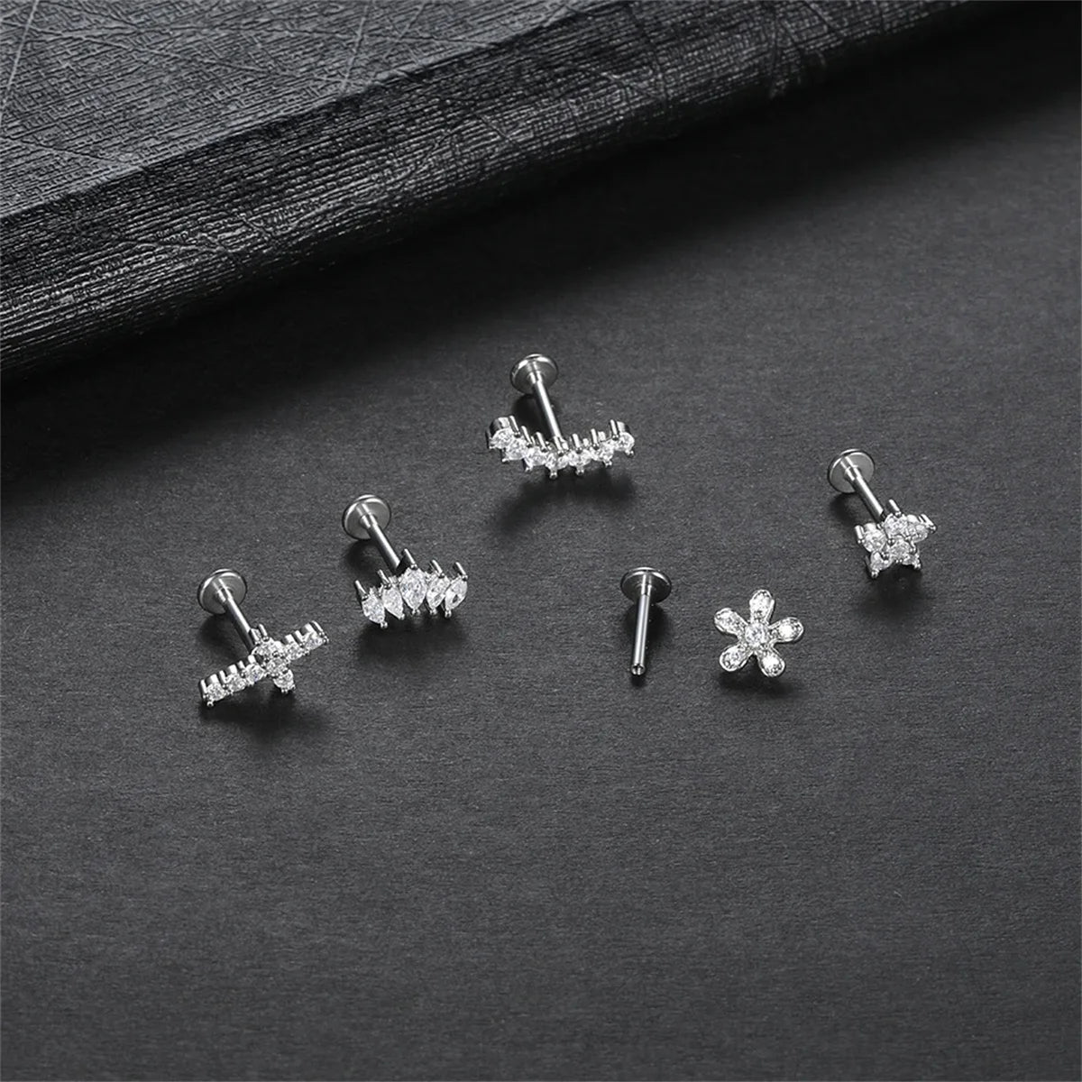 1/5Pcs 316L Stainless Steel Delicate Flower Tragus Cartilage Stud Earring,Internally T close-up view