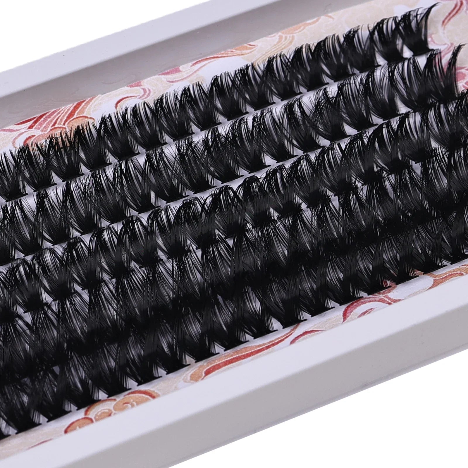 100Pcs 80D Mixed Tray Individual Lashes 3D Russia Volume Eye Lashes Soft Natural Lash lifestyle view