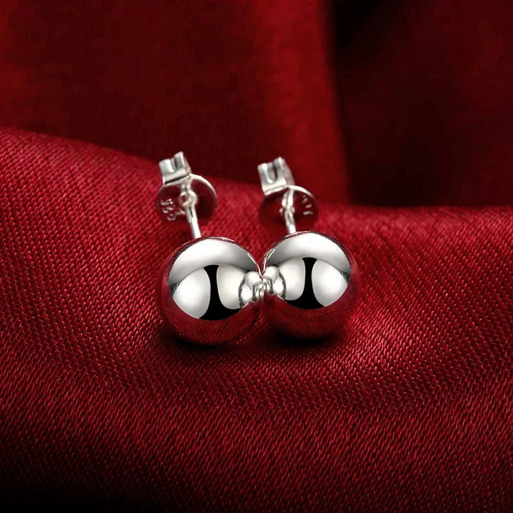 Top Quality 925 Sterling Silver Earrings Simple Round Circle Hoop Earrings For Woman lifestyle view