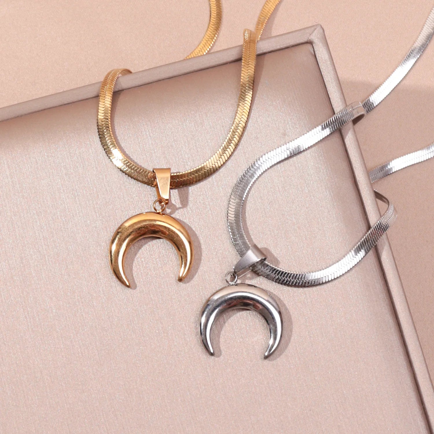 40cm+5 Exquisite stainless steel OX Moon Necklace Half Moon Blade Chain Necklaces Gol alternate view