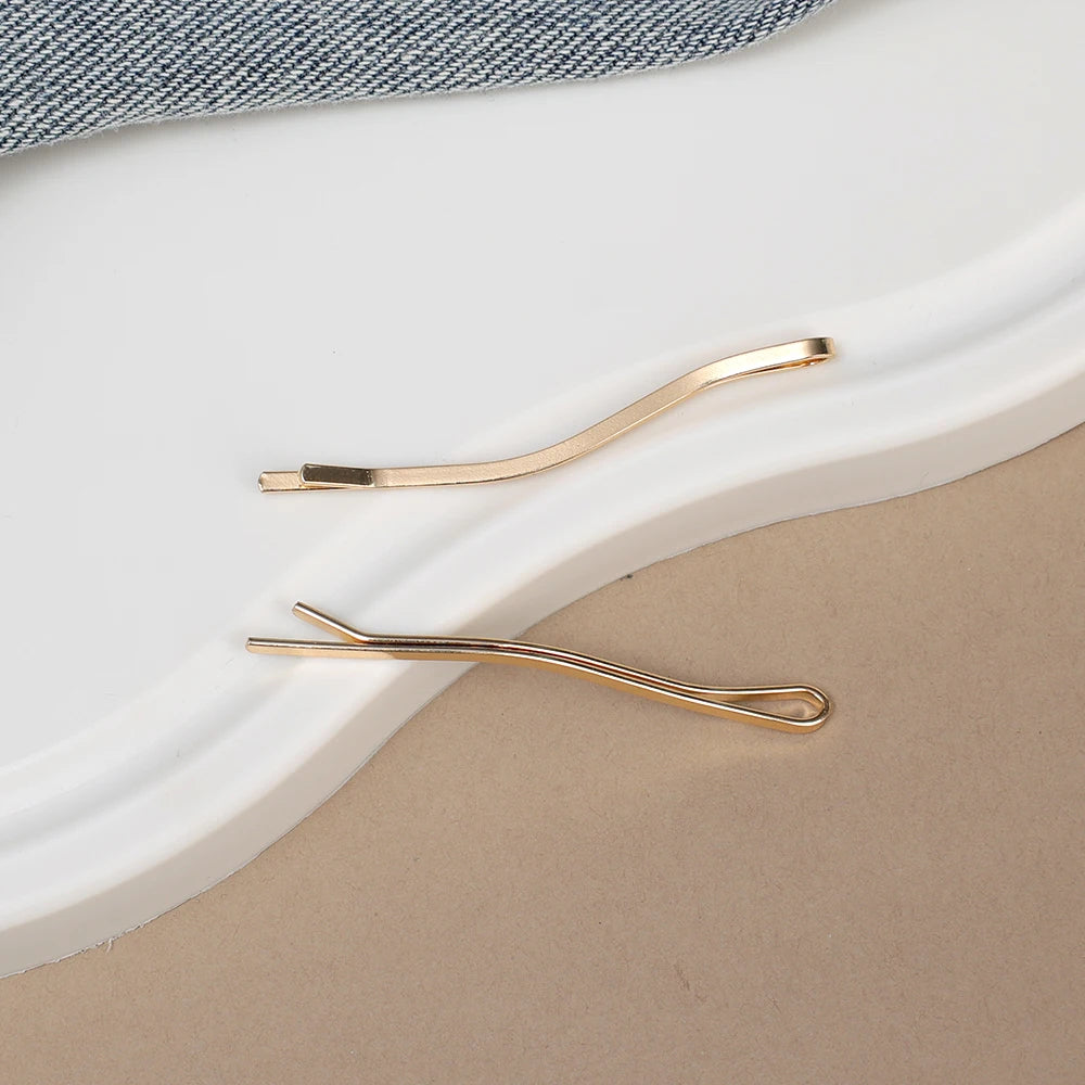 Minimalist Waved Hair Clips Korean Luxury Metal Bobby Pins Women Girl Curly Grip Hairp close-up view