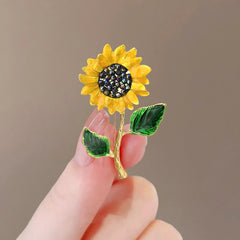 Shiny Rhinestone Sunflower Brooch Pin For Women Luxury Zircon Daisy Flower Collar Badge Elegant Floral Bouquet Corsage Jewelry