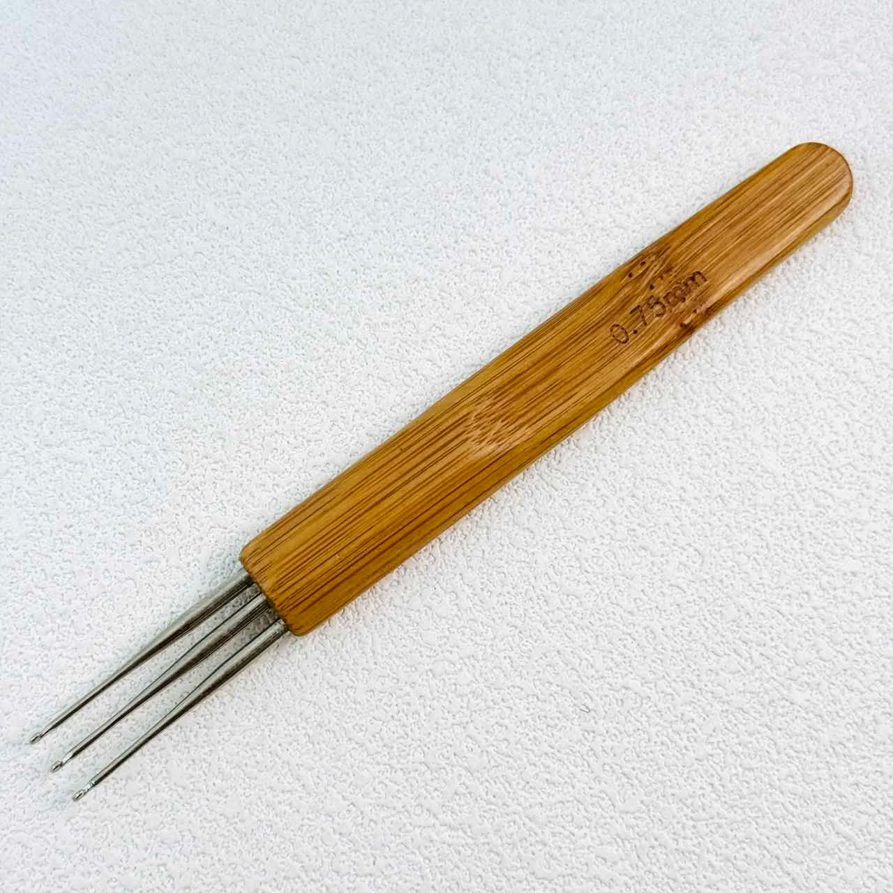 0.5Mm 0.75Mm Dreadlock Needle Crochet Hook For Dread Hair Dreadlocks Accessories Hook close-up view