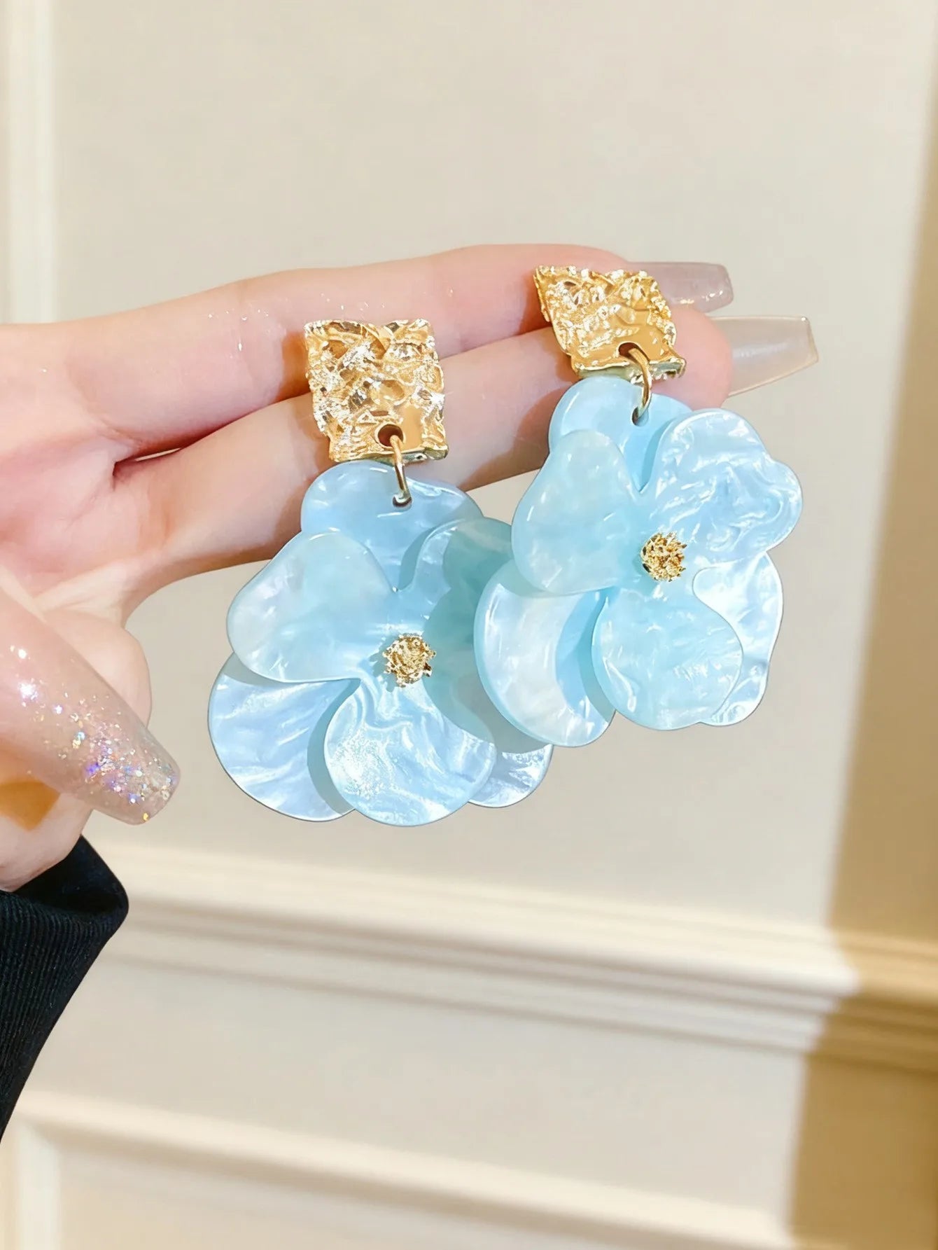Elegant and Fashionable Three-Dimensional Acetate Acrylic Double-Layer Flower Splic additional angle