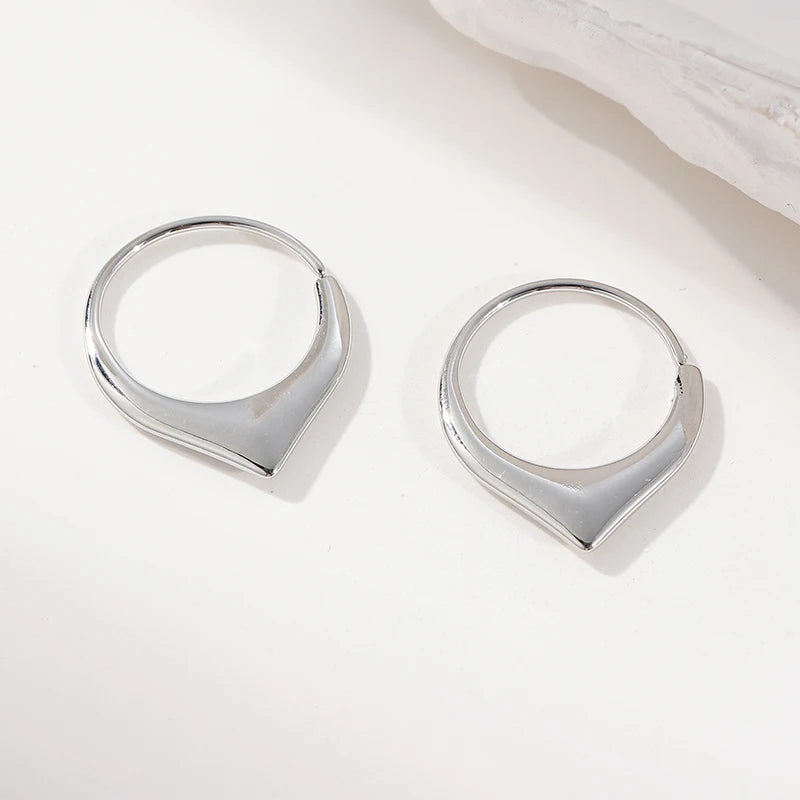 Simple Fashion Silver Color Metal Carving Pattern Hoop Earrings for Women Anniversary alternate view