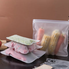 Silicone Food Storage Bag Containers Fresh Bag Reusable Stand Up Zip Shut Bag Leakproo close-up view