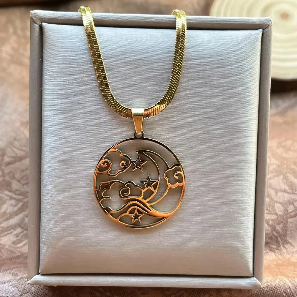 40cm+5 Exquisite stainless steel OX Moon Necklace Half Moon Blade Chain Necklaces Gol lifestyle view
