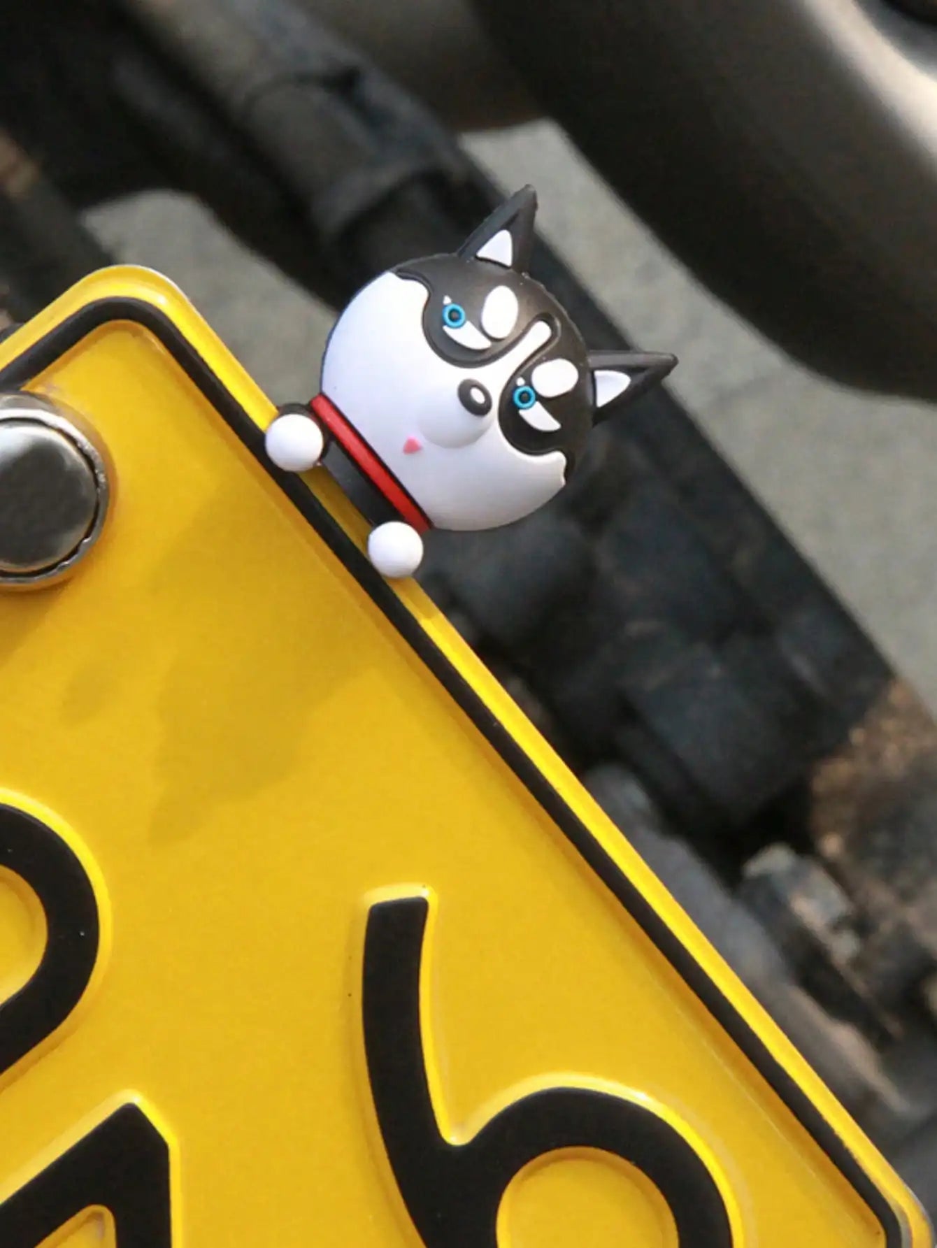 3D Cute Husky Rubber Car Dashboard Ornament detail view