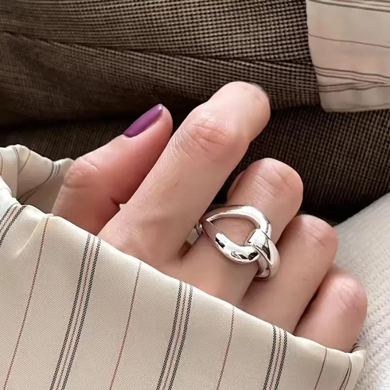 VENTFILLE 925 Sterling Silver Rings INS Fashion Hip Hop Vintage Couples Hollow Lines P close-up view