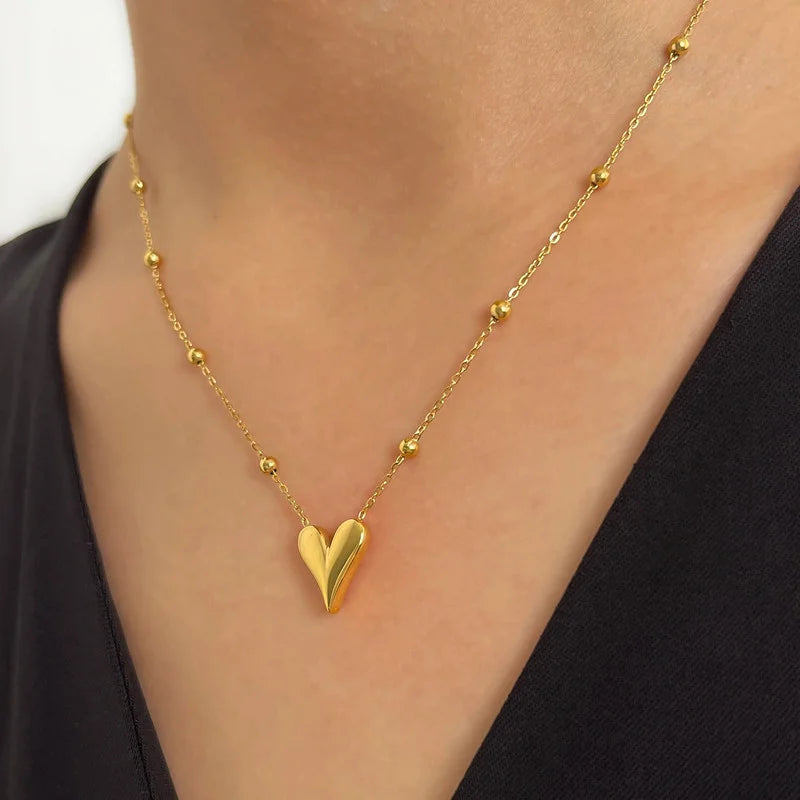 Waterdrop Pendant Necklace | Minimalist Stainless Steel Teardrop Jewelry for Women close-up view