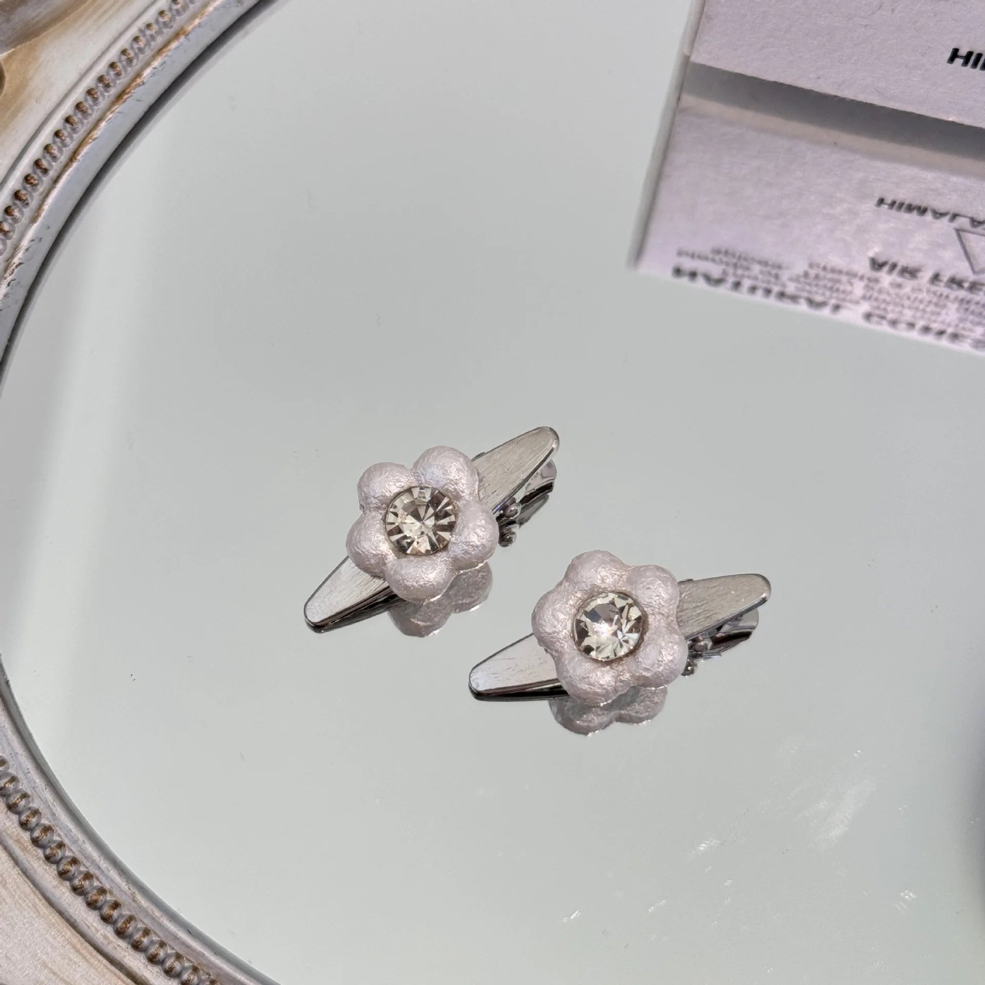 2pcs Sweet Fashion Korean Style Pearl Flower Clip Womens Bangs Clip Elegant Designed Duckbill Hair Rhinestone Accessory Pair Set