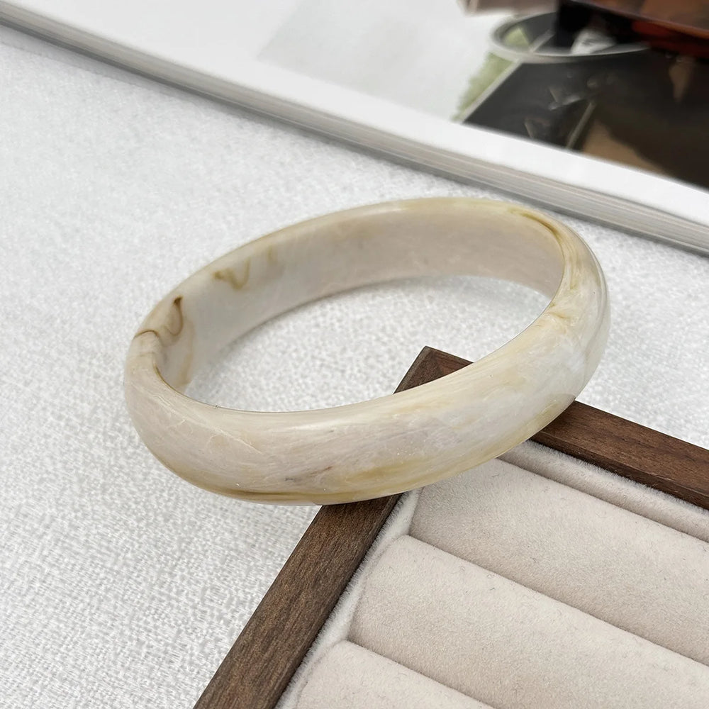 SHIXIN Bohemian Stackable Off White Resin Acrylic Bracelet Women Vintage Geometric Rou close-up view