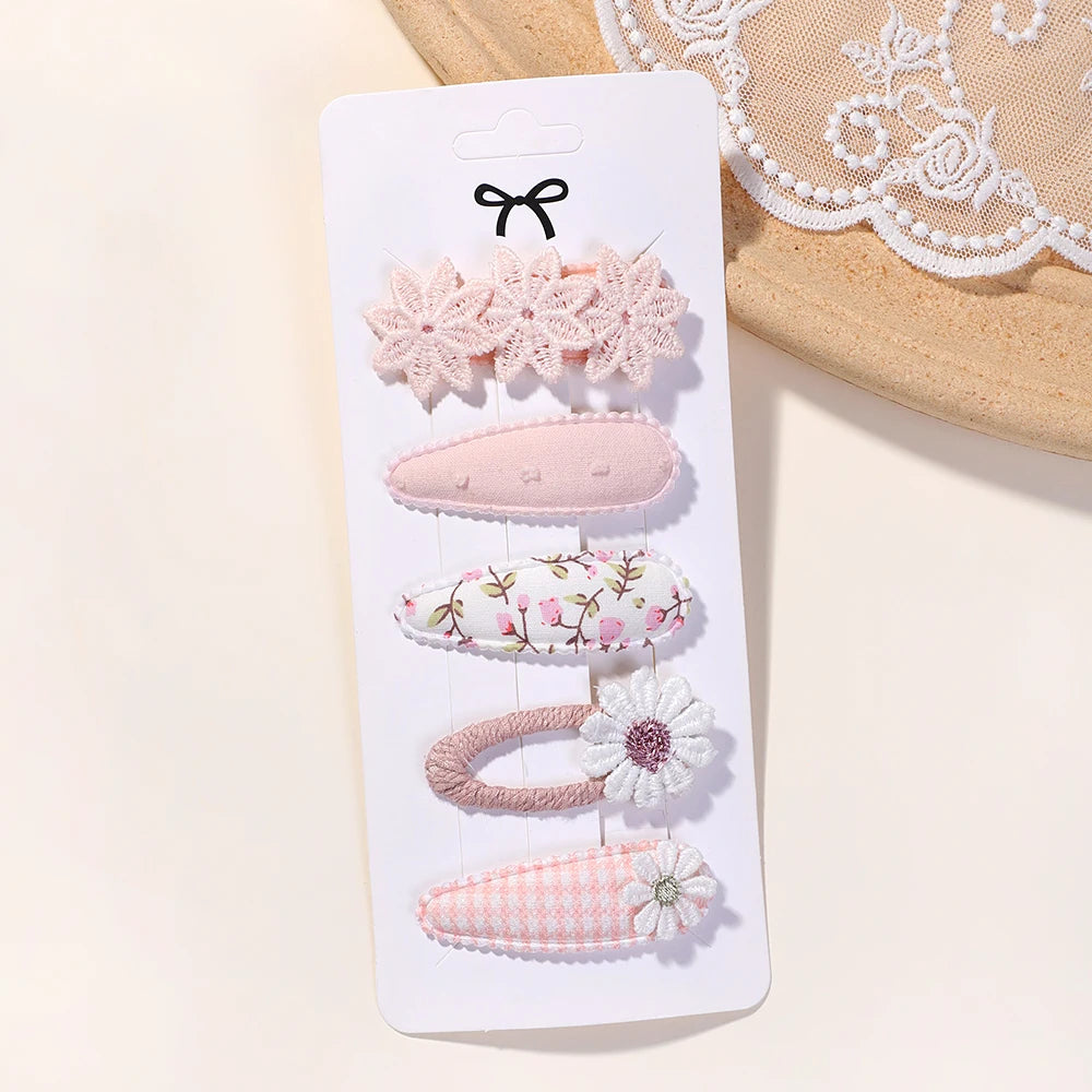 5Pcs BB Clips Set Toddler Baby Girls Hair Clips Children Barrettes Ins Sweet Daisy Ha lifestyle view