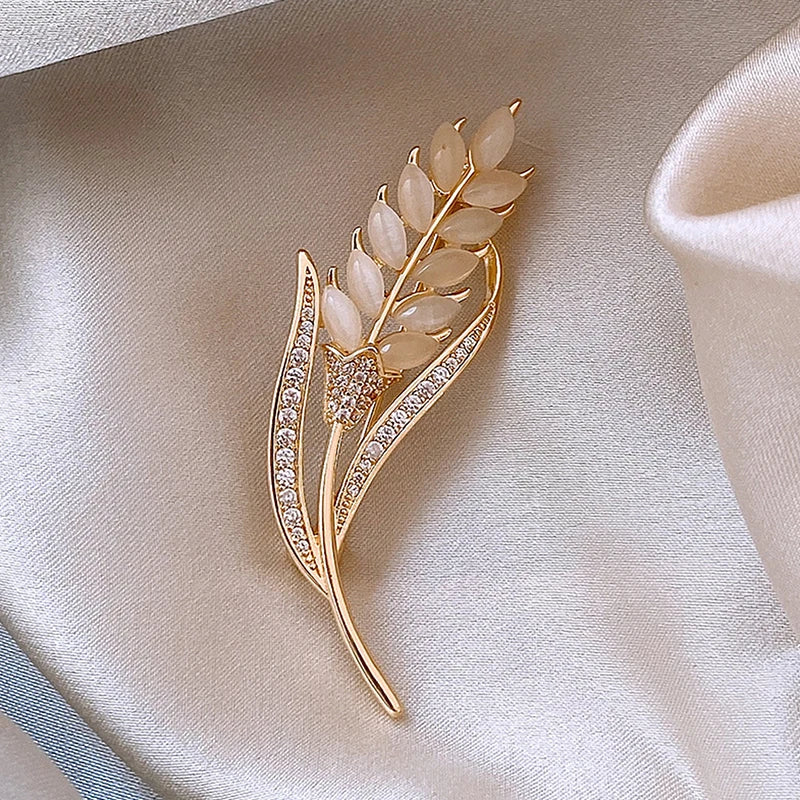 Elegant Pearl Flower Brooch Pin Badge For Women Girls Fashion Clothes Decoration Jewelry Gifts