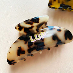 1pc Personalized Tortoiseshell Acrylic Hair Claw, Custom Letter Hair Clip alternate view