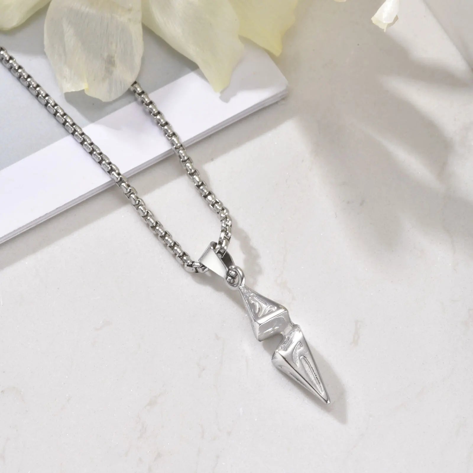 VNOX White Blue Zircon Rhombus Pendant Necklace, Stainless Steel Hypoallergenic Jewelry for Men, Valentine's Birthday Party Gift