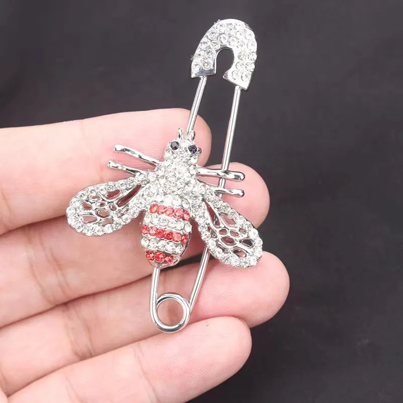 Luxury Full Crystal Gold Color Bee Brooches For Woman Shiny Hollow Bee Brooch Pin For Coat Scraf Fine Jewelry