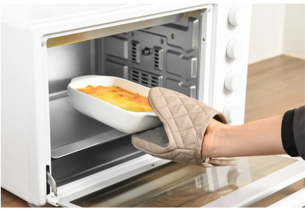 Fish Shaped Silicone Anti Scald Oven Glove | Kitchen Glove for Hot Dishes and Trays alternate view