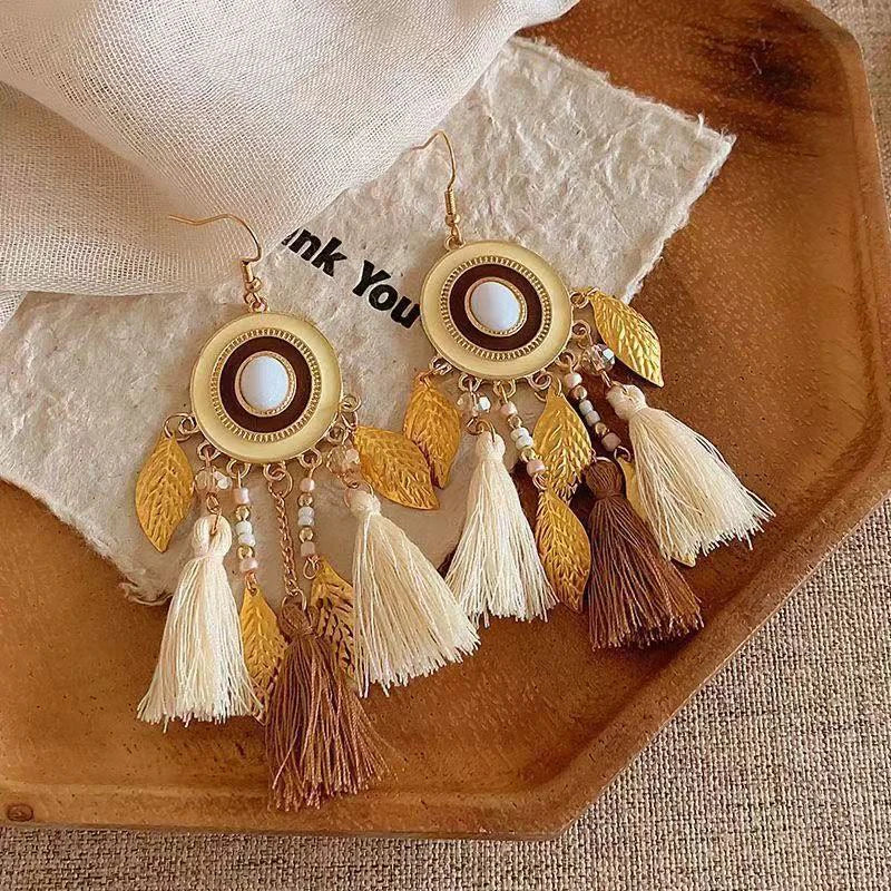 Cute Summer Flower Earrings Handmade Vacation Bohemian Earrings Exaggerated Beach Wome close-up view