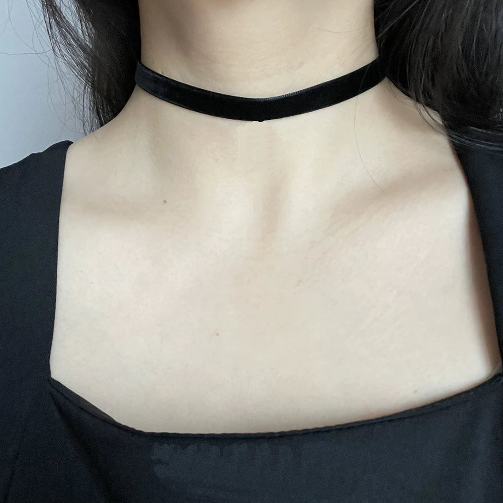 Simple Vintage Black Velvet Strap Choker Neckband Choker Neckband Choker Neckband Short Collarbone N