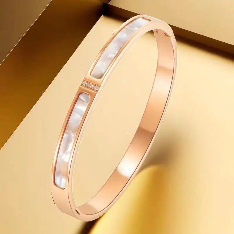 Roman Numerals Bracelet For Women Stainless Steel Jewelry Accessories Luxury Bracelet close-up view