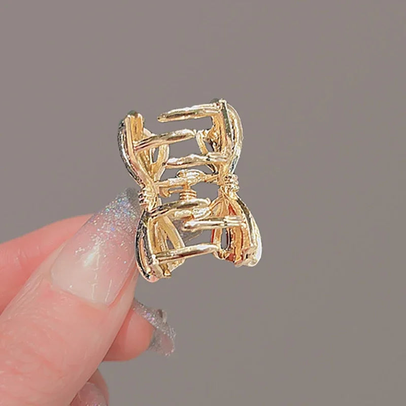 High-end Full Rhinestone Bow Small Hair Claw Princess Head Top Clip Temperament Mini C close-up view