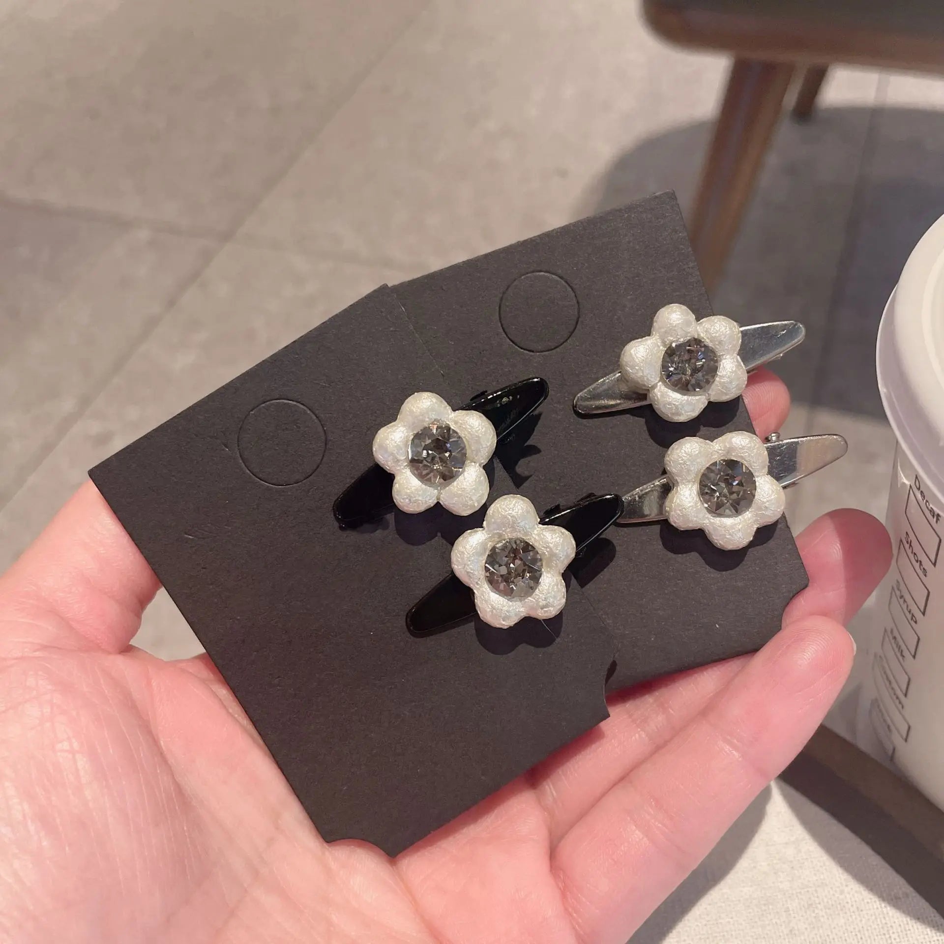 2pcs Elegant Pearl Flower Hair Clip Sweet Milk White Duckbill Hair Clip Diamond Shiny Si detail view