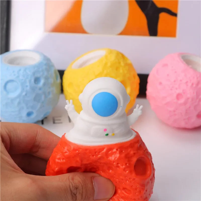 Astronaut Planet TPR squeeze cup relieves stress pop fun toy anti-stress stress stres lifestyle view