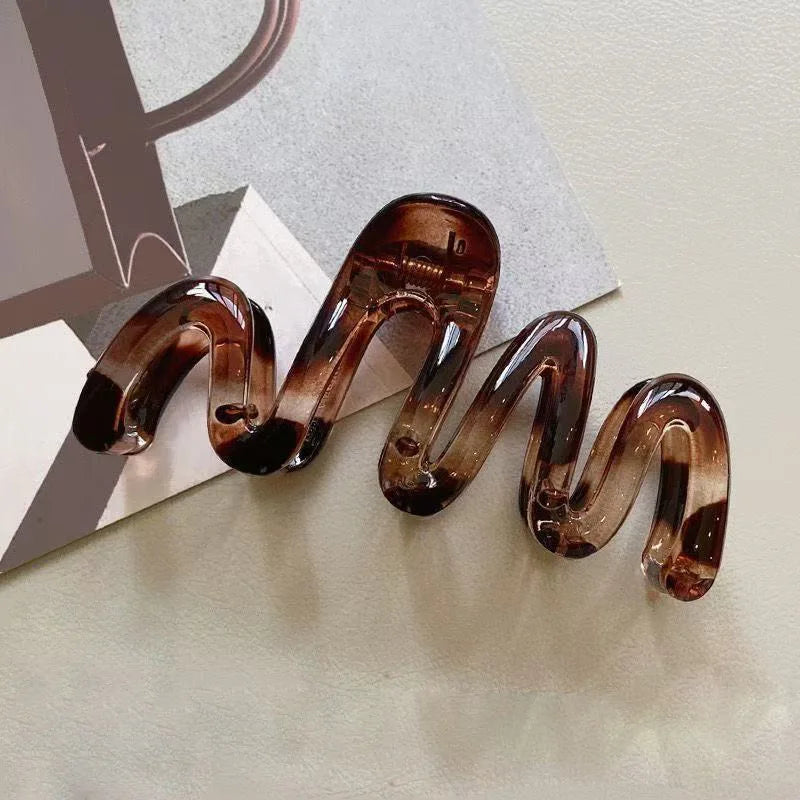 Women's Wavy Glossy Brown Acetate Hair Clip 11cm lifestyle view