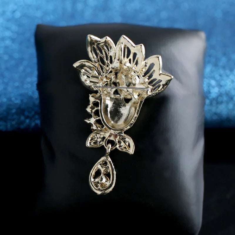 Vintage Women Men Fashion Exquisite Crystal Badges Classic Elegant High-end Lady Party Banquet Brooch Pin